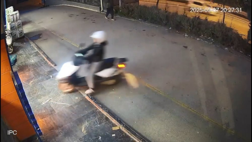 Eskişehir’de şaşkına çeviren kaza: Mağaza yerle bir oldu