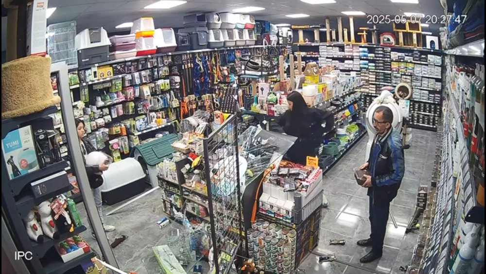 Eskişehir’de şaşkına çeviren kaza: Mağaza yerle bir oldu