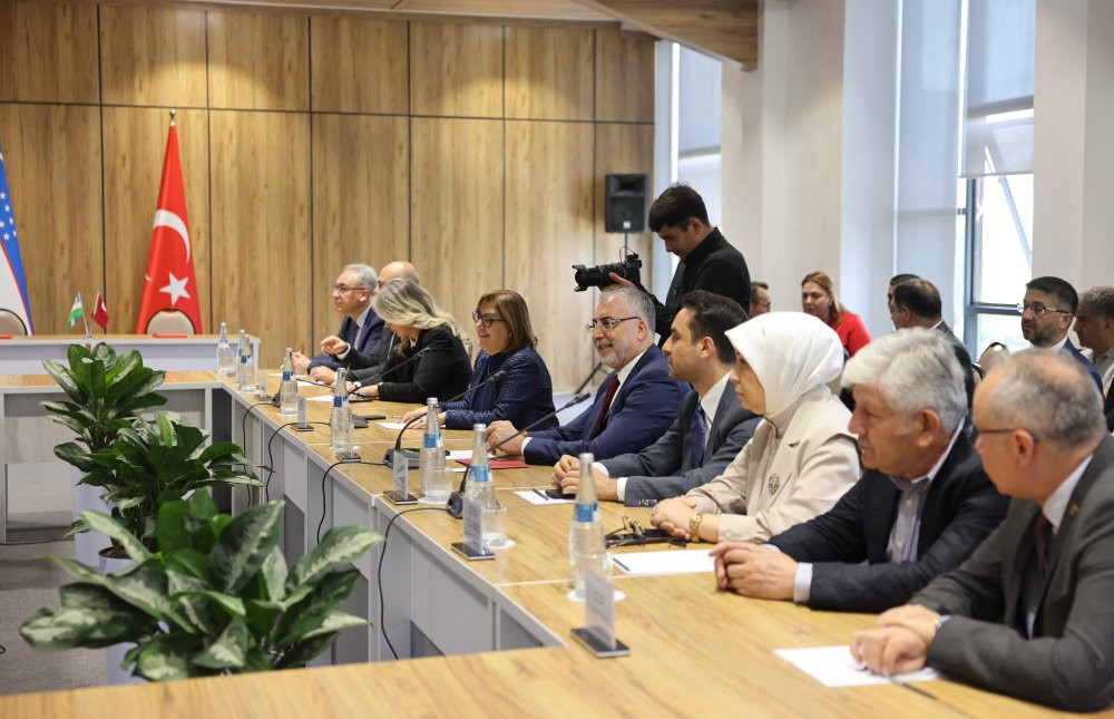 Gaziantep ile Semerkant arasında, kardeş şehir imza töreni gerçekleştirildi