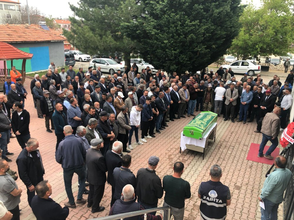 Göçüğün altında kalmıştı! Gözyaşlarıyla toprağa verildi