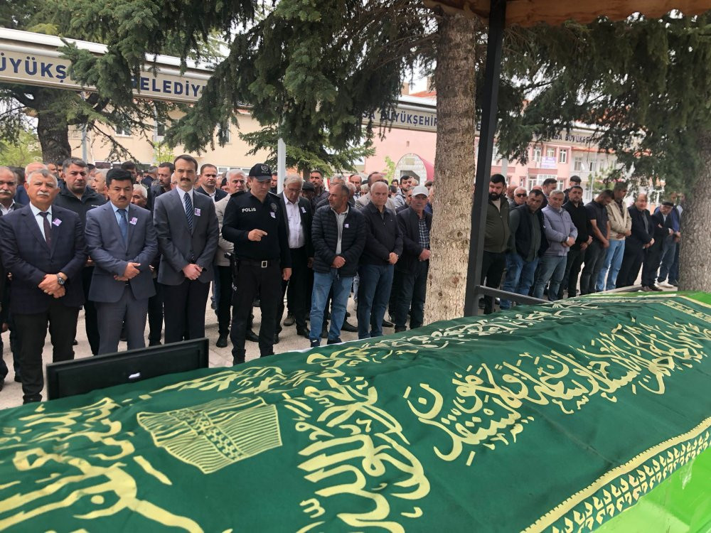 Göçüğün altında kalmıştı! Gözyaşlarıyla toprağa verildi