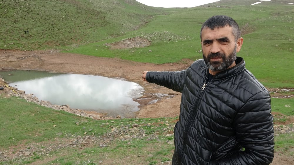 Jandarma göletteki cesedin sırrını araştırıyor