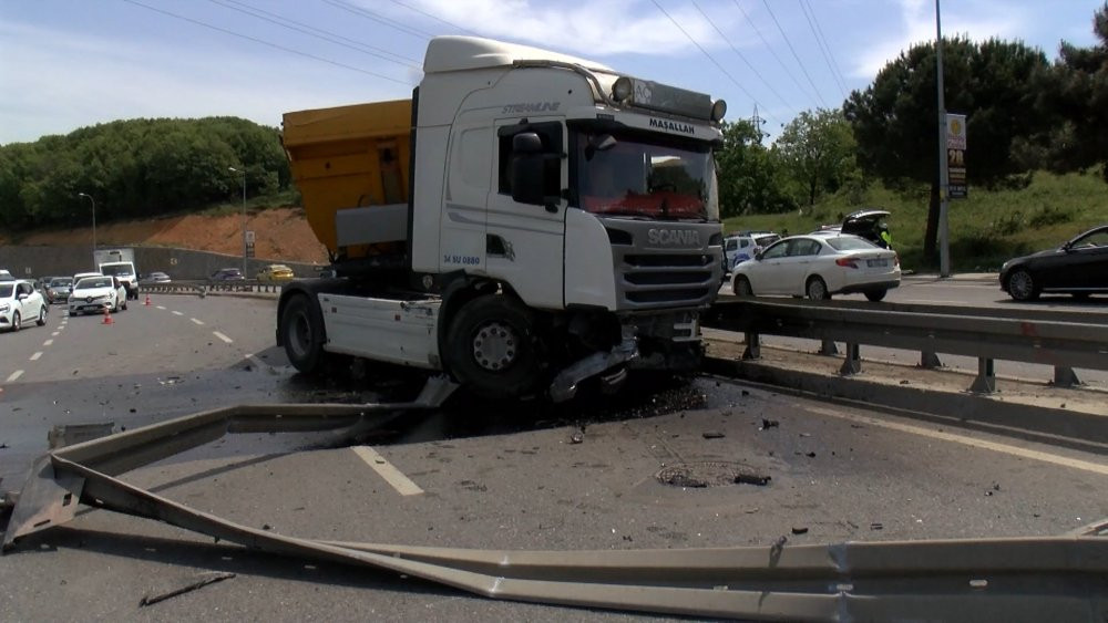 Kediyi kurtarmak için canını tehlikeye attı