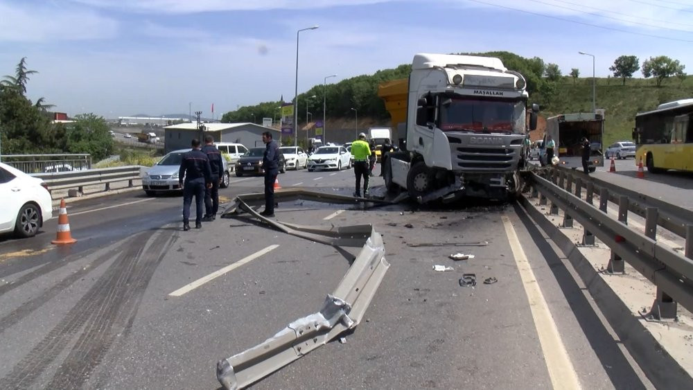 Kediyi kurtarmak için canını tehlikeye attı