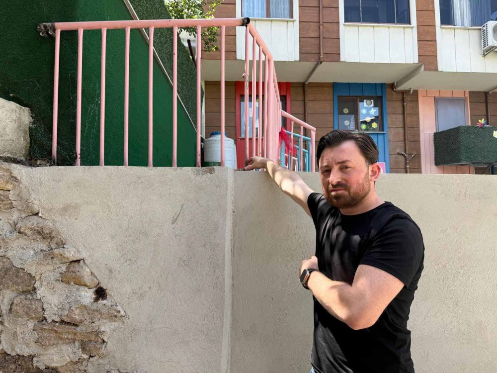 Kreşte skandal olay! İki metre yükseklikten inşaat alanına düştü