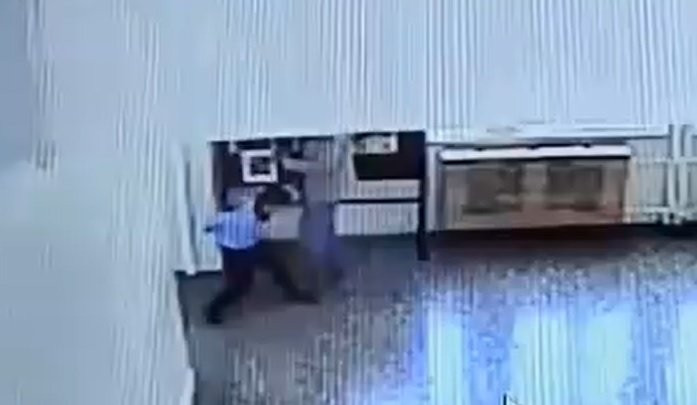 Öğretmenden hayat kurtaran hamle! Heimlich manevrasıyla...