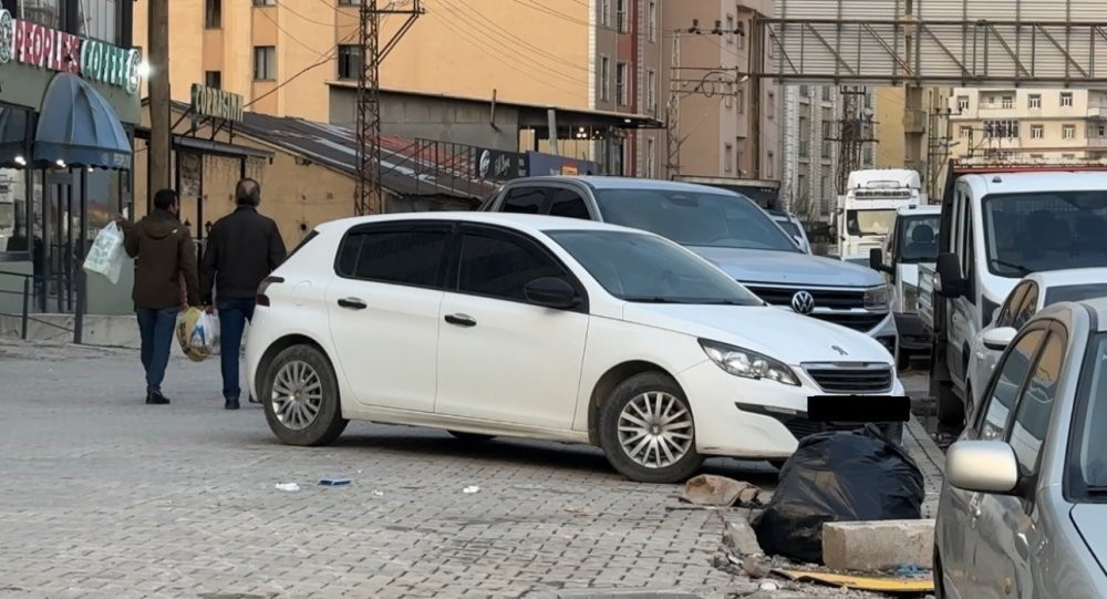 Yüksekova’da park sorunu giderek büyüyor! Vatandaşlar isyanda