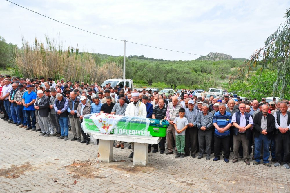 Annesinin feryadı yürekleri dağladı! Tabutun üstündeki sır