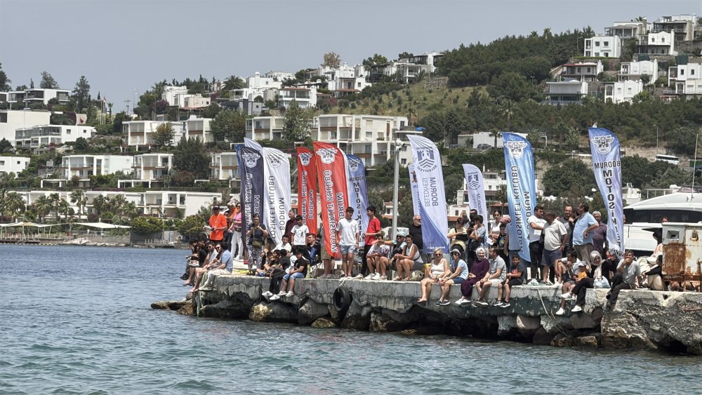 Bodrum'da su jeti, flyboard ve motosurf yarışları heyecanı