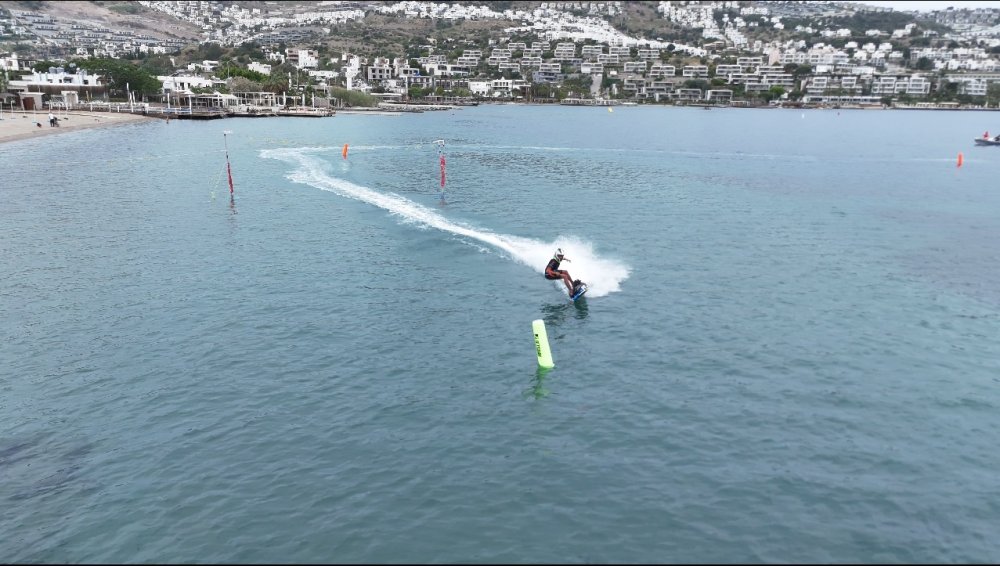 Bodrum'da su jeti, flyboard ve motosurf yarışları heyecanı