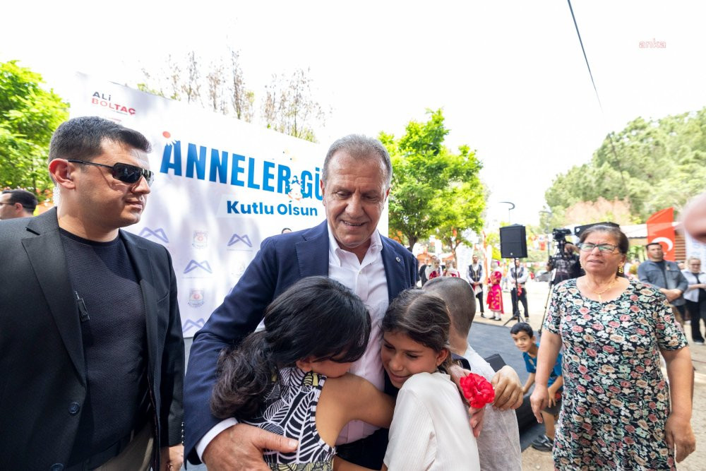 Mersin Belediyesi'nden Anneler Günü etkinliği! Ortaya renkli görüntüler çıktı