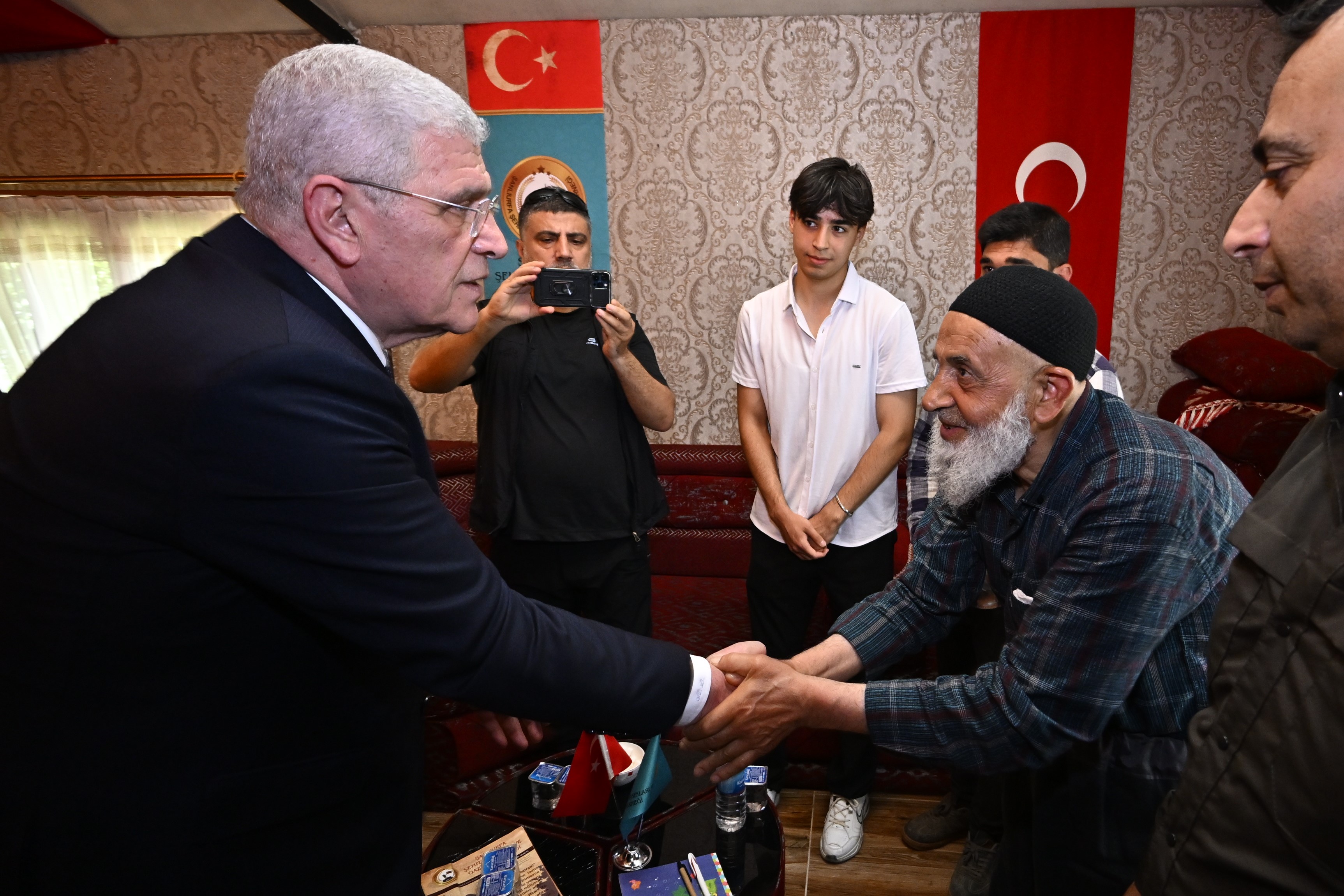 dervisoglundan-sanliurfa-sehit-yakinlari-ve-gaziler-dernegine-ziyaret-11-mayis-2025-1.jpg