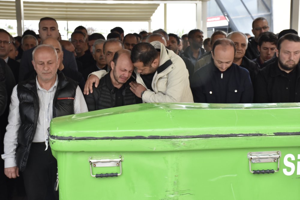 Metrobüs kazasında hayatını kaybetmişti! Son yolculuğuna uğurlandı... Yakınları gözyaşlarına boğuldu