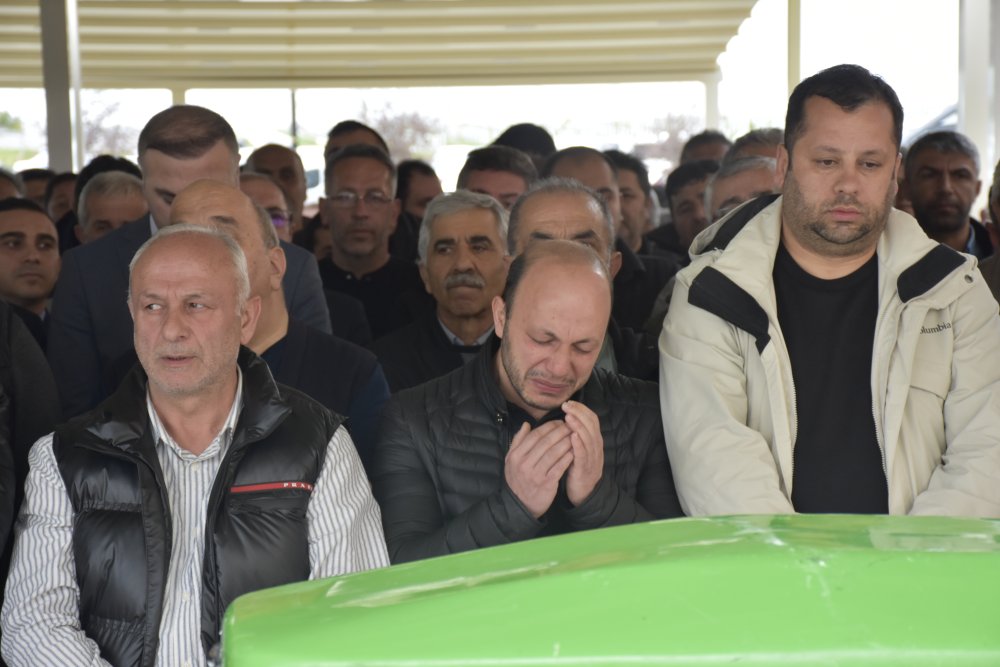 Metrobüs kazasında hayatını kaybetmişti! Son yolculuğuna uğurlandı... Yakınları gözyaşlarına boğuldu