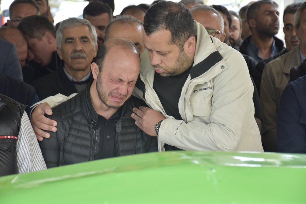 Metrobüs kazasında hayatını kaybetmişti! Son yolculuğuna uğurlandı... Yakınları gözyaşlarına boğuldu