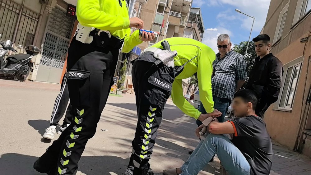 Kaldırımda yürürken bıçaklı saldırıya uğradı