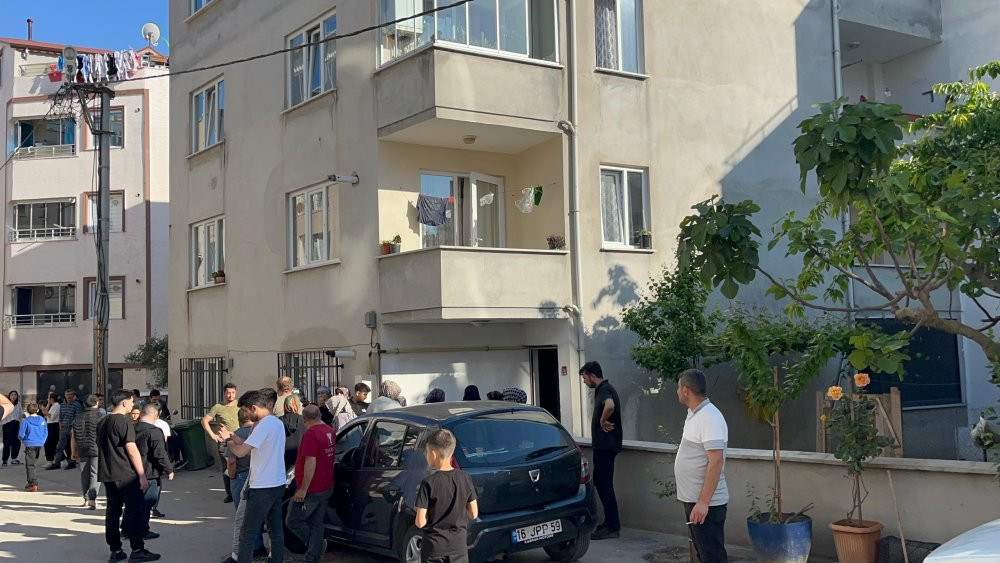 Komşuların çöp kavgası sokağı savaş alanına çevirdi!