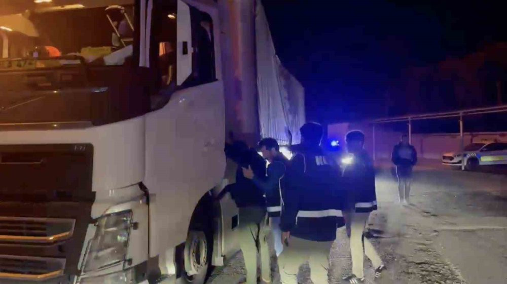 Saman balyalarının ardındaki sır! Çıkanlar polisleri şaşırttı!