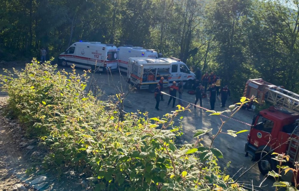Yaylada feci kaza, çift araçta sıkıştı! Ekipler saniyelerle yarıştı