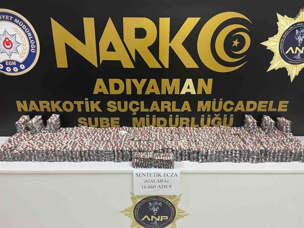 Zehir tacirleri polisten kaçamadı