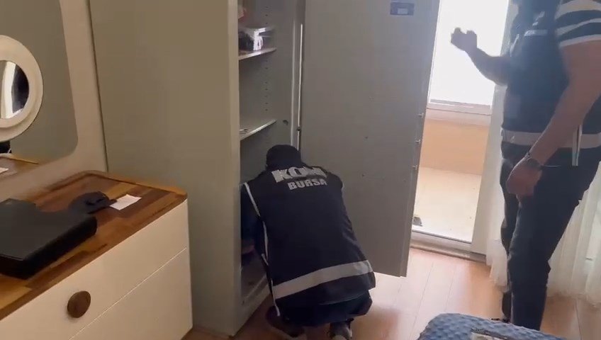 Bursa’da altın ve gümüş sikke operasyonu