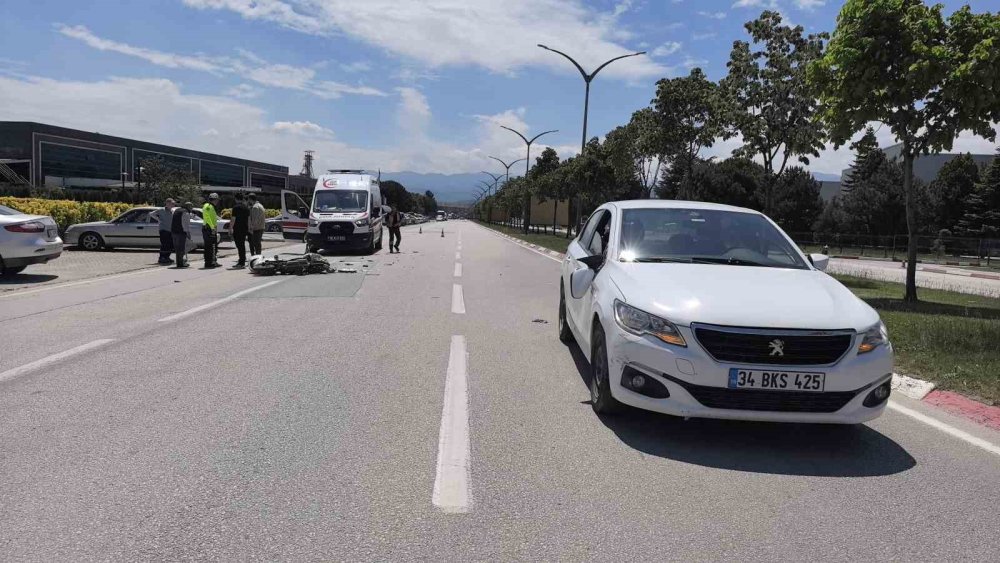 Bursa’da kaza! Motosikletli sürücü şoka girdi: Ekipler dakikalarca ikna edemedi