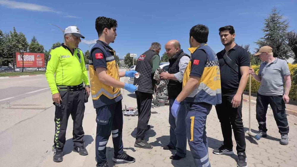 Bursa’da kaza! Motosikletli sürücü şoka girdi: Ekipler dakikalarca ikna edemedi