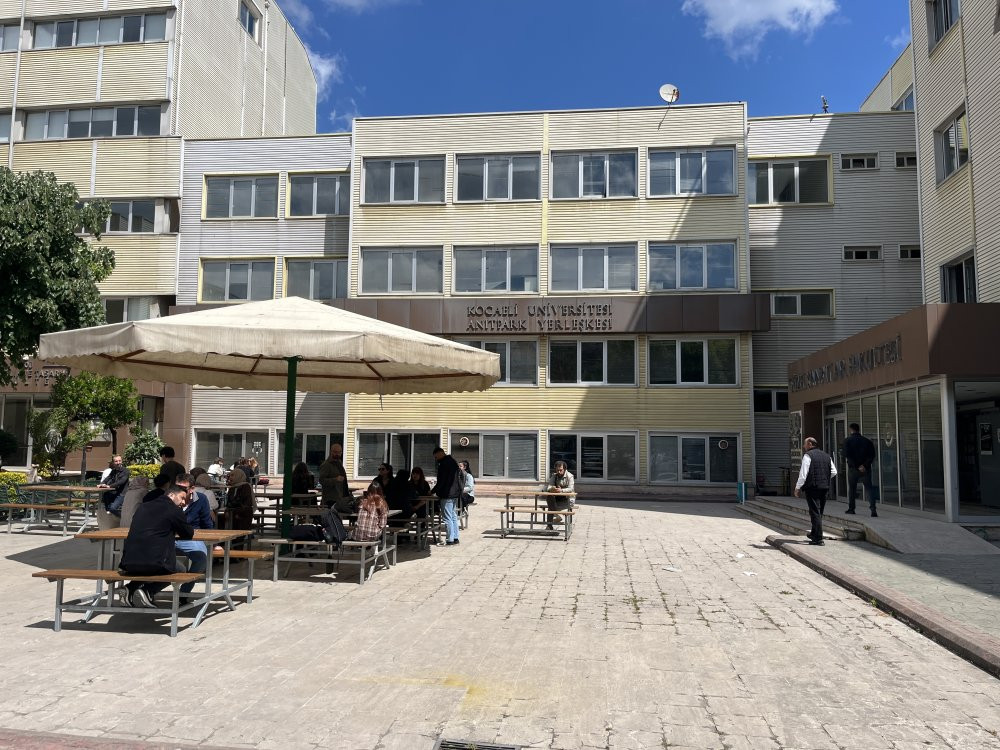 İzmit’te tarihi binada eğitim durduruldu