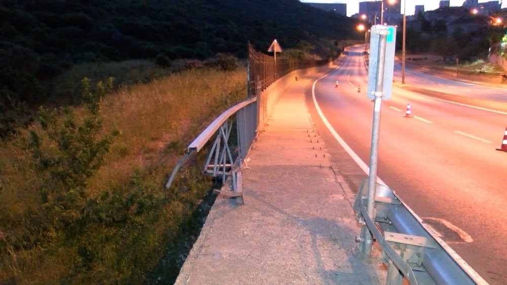 Maltepe’de korkunç kaza! Araç sulara gömüldü