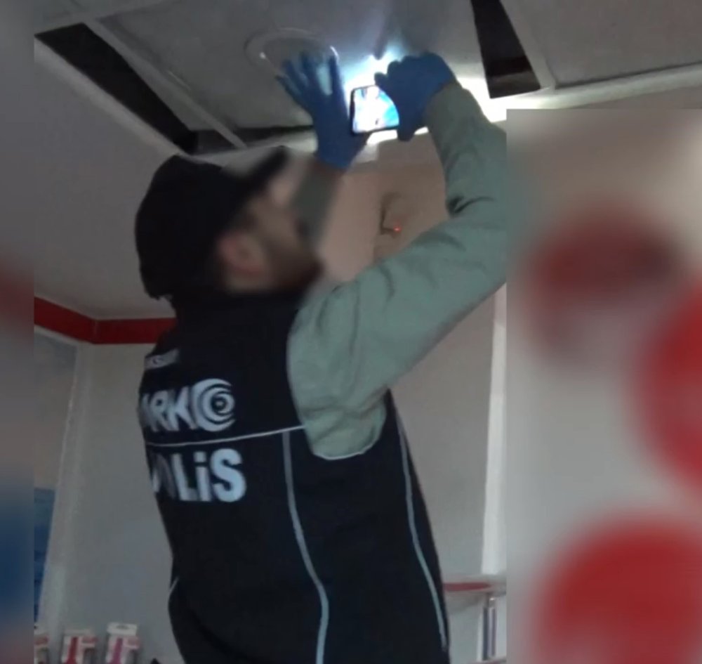 Telefon ve uyuşturucu kaçakçısı yakalandı