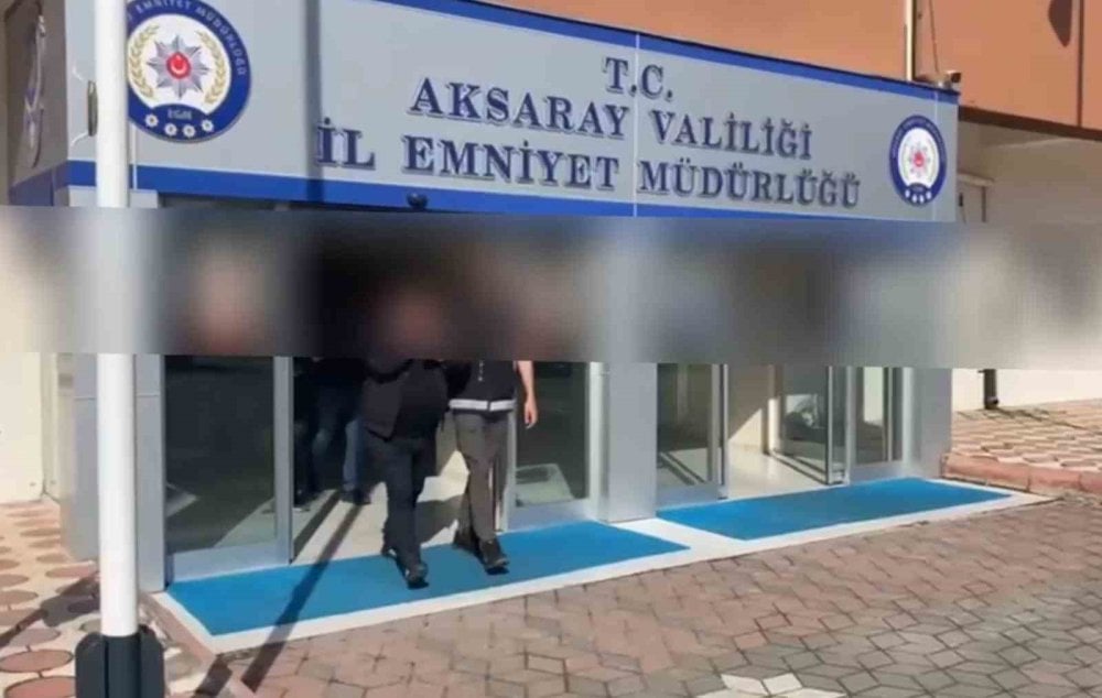Telefon ve uyuşturucu kaçakçısı yakalandı