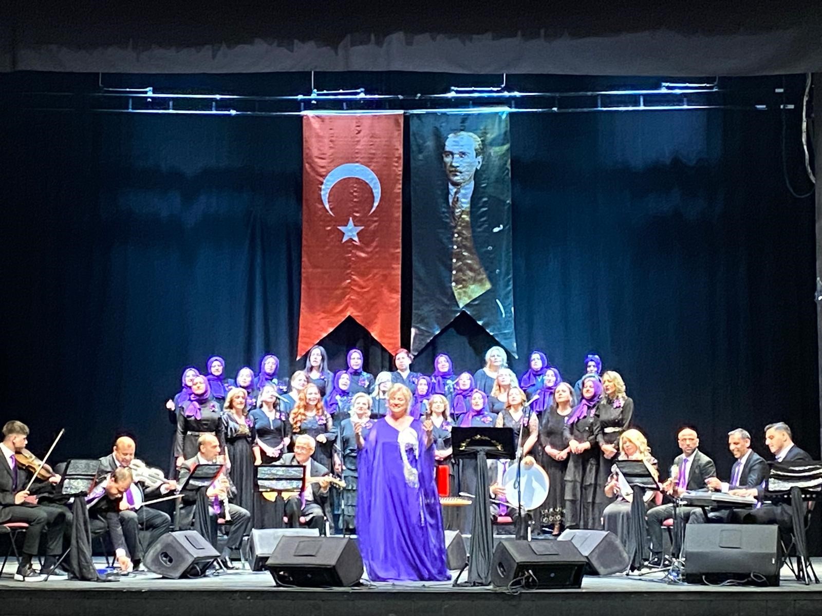 turkiyenin-ilk-korosu-anneler-otizm-icin-sahnede-yenicag-2.jpg