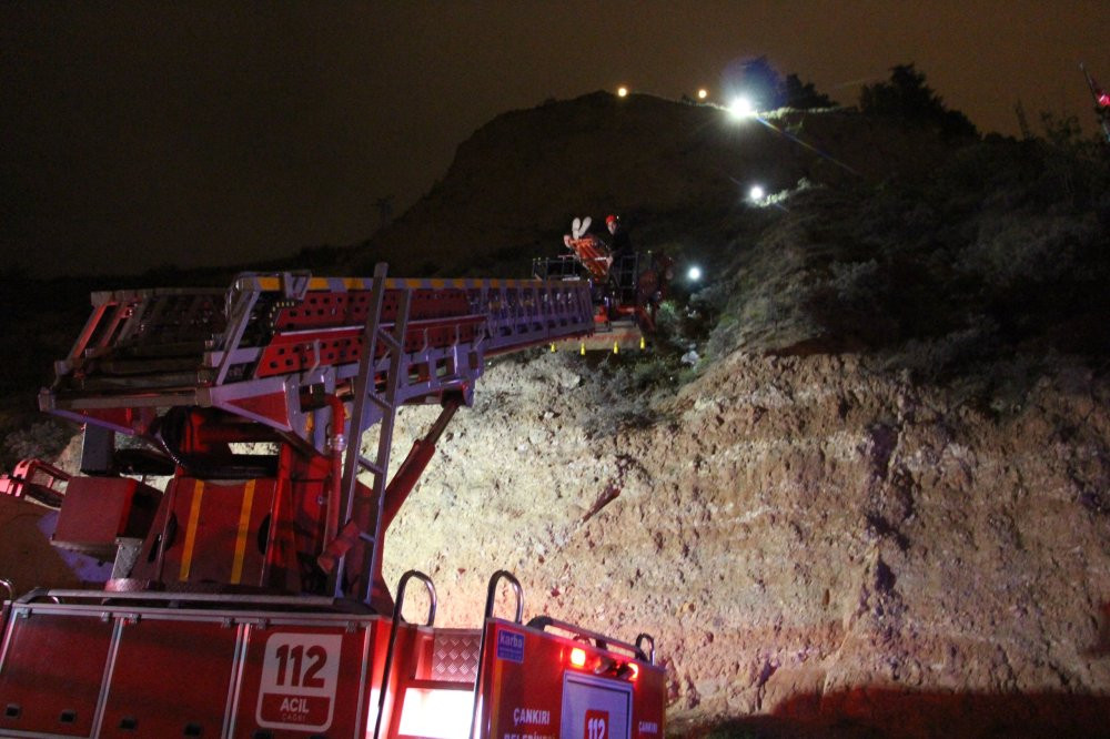 Uçurumunda korku dolu anlar! Kalede can pazarı
