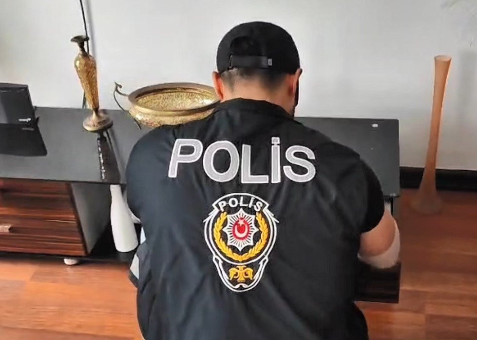 Mersin’de çağrı merkezi vurgunu! Yaşlıları kandırdılar