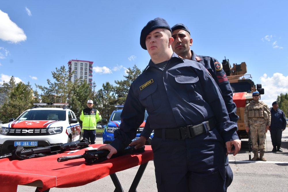 Sivas'ta engelli bireylerin askerlik heyecanı