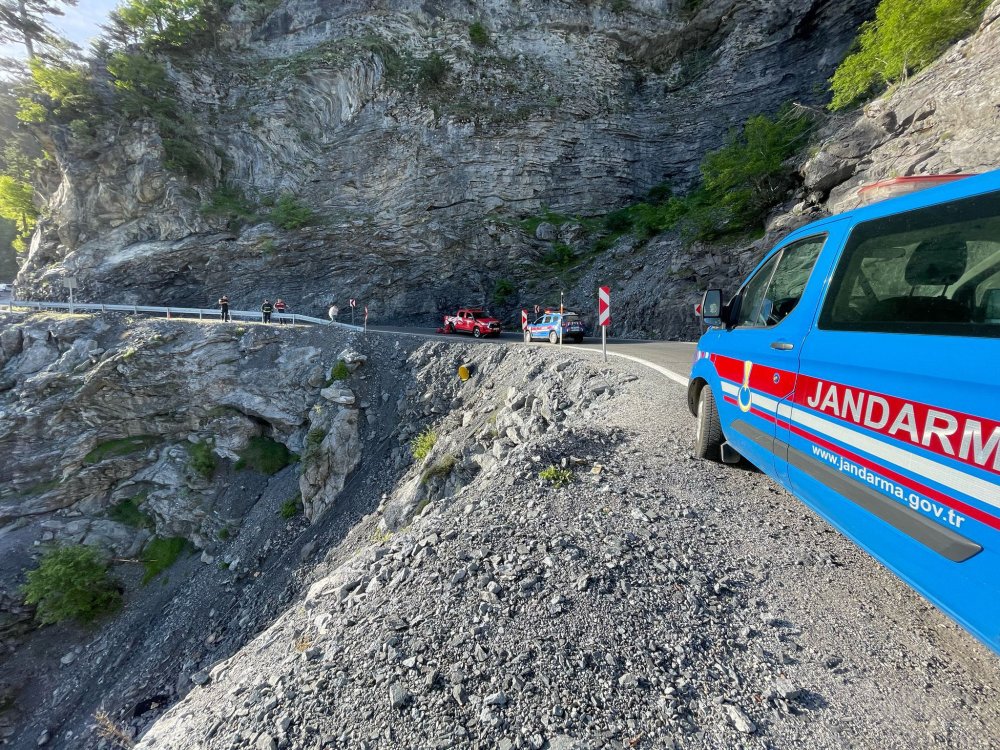 Alanya’da otomobil uçuruma yuvarlandı: Bir ölü, bir yaralı!