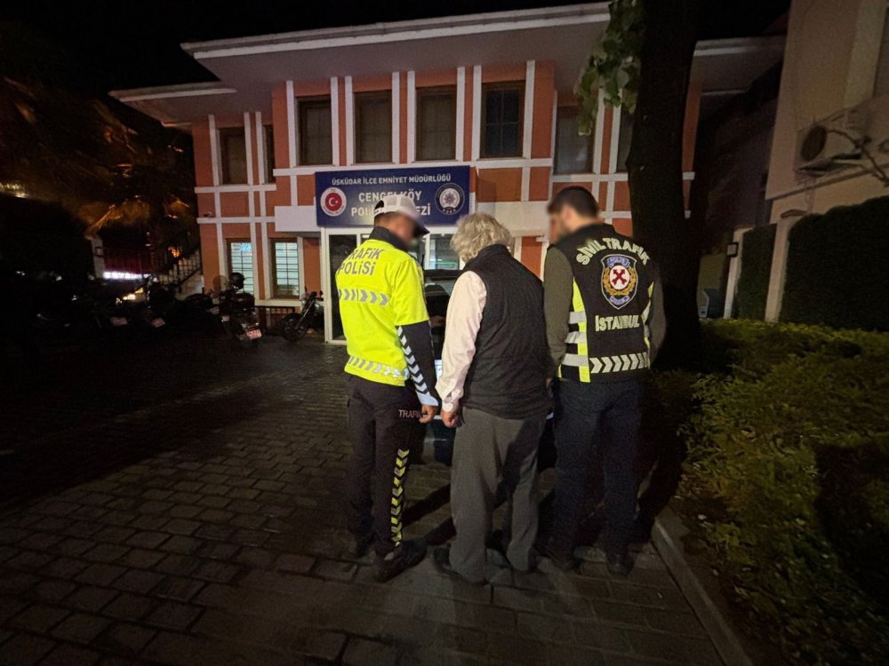 Arızalı otobüs Üsküdar’ı karıştırdı