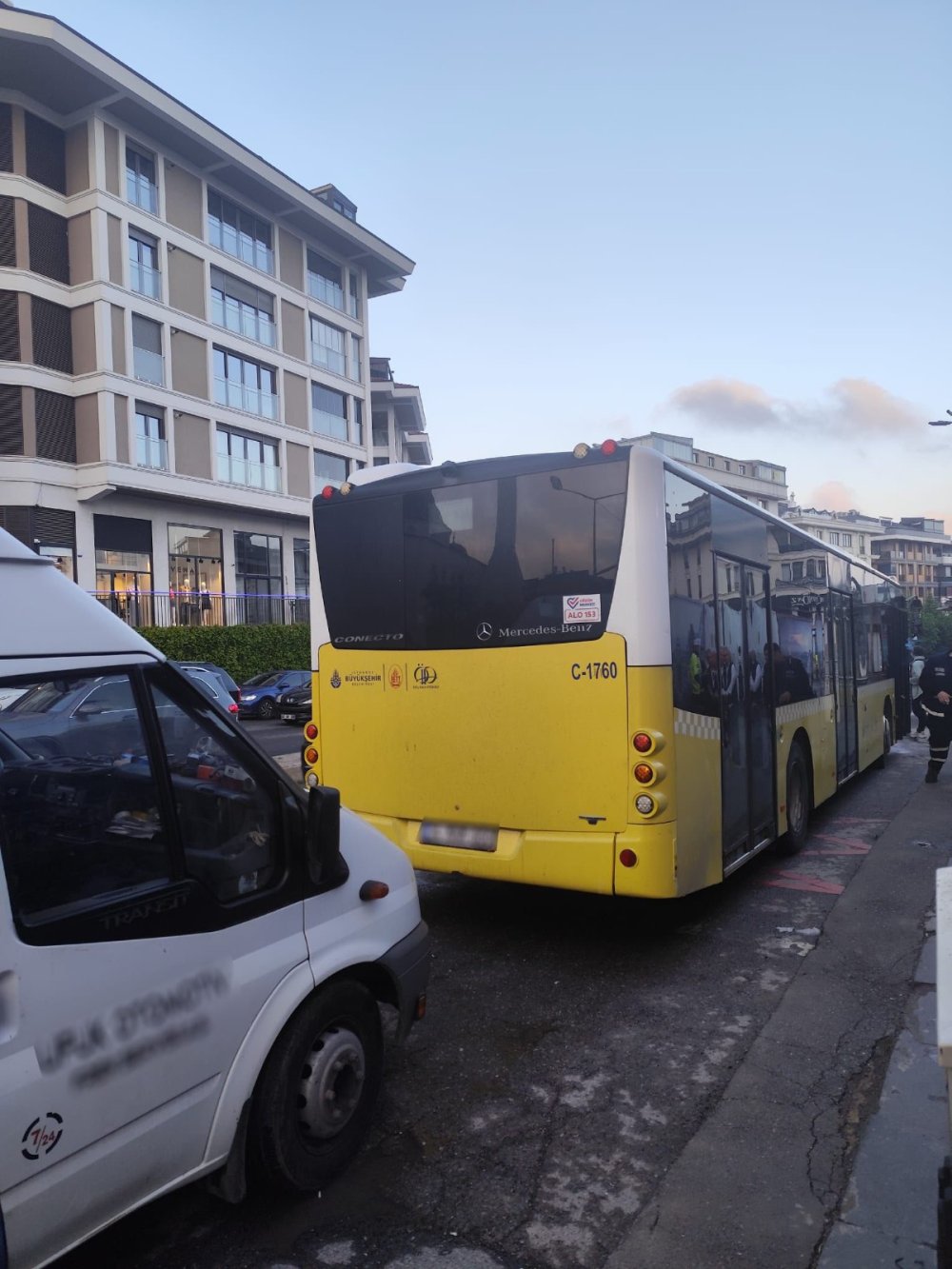 Arızalı otobüs Üsküdar’ı karıştırdı