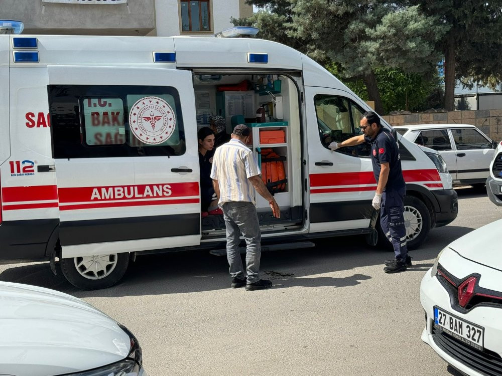Adliye binası önünde akraba ailelerin kavgası: 5 yaralı, 7 gözaltı