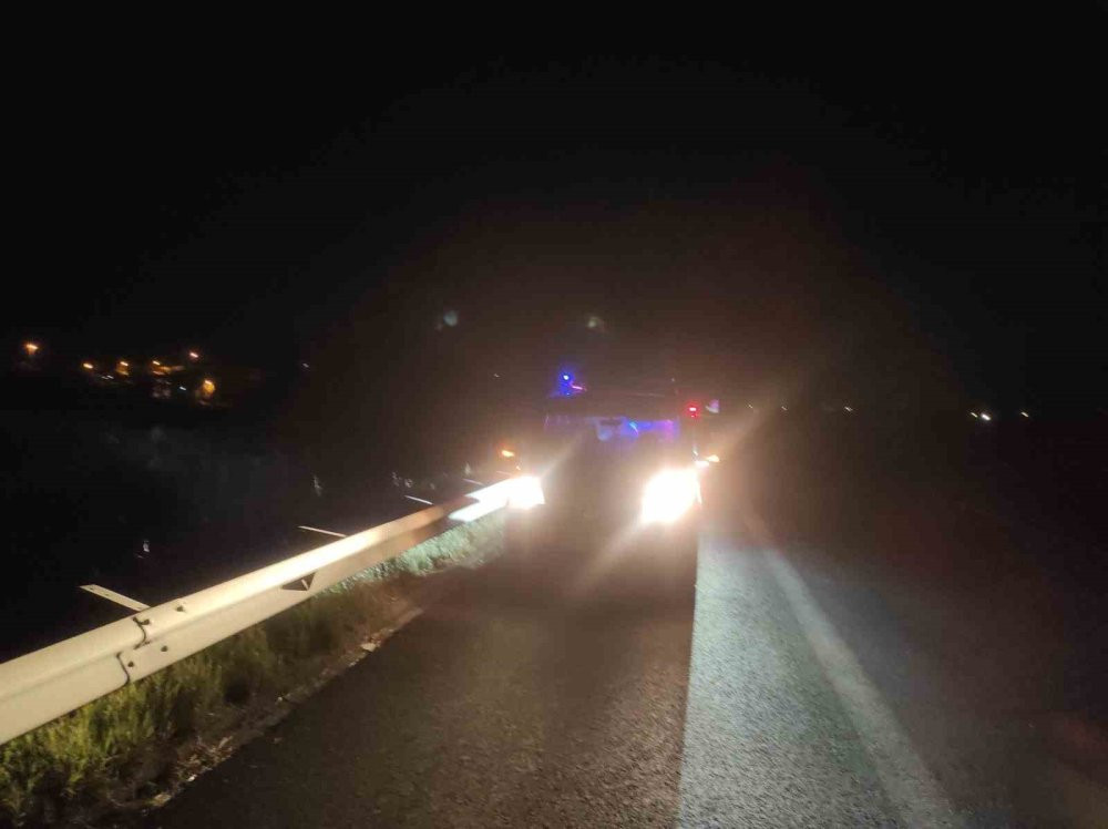 Bariyerler arasında unutulan motosikletin sırrı