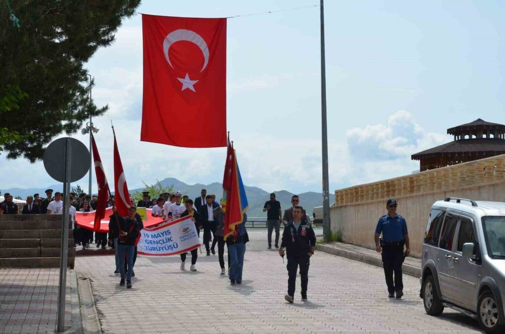 Tercan’da Gençlik Yürüyüşü düzenlendi