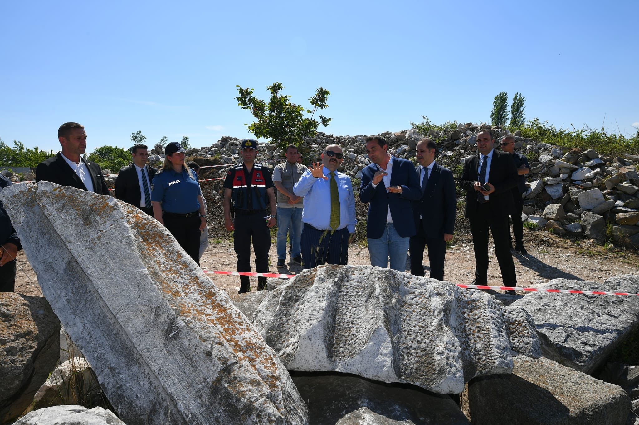 kyzikosun-sirlari-gun-yuzune-cikiyor-balikesir-valisi-ismail-ustaoglu-sahada-1.jpg
