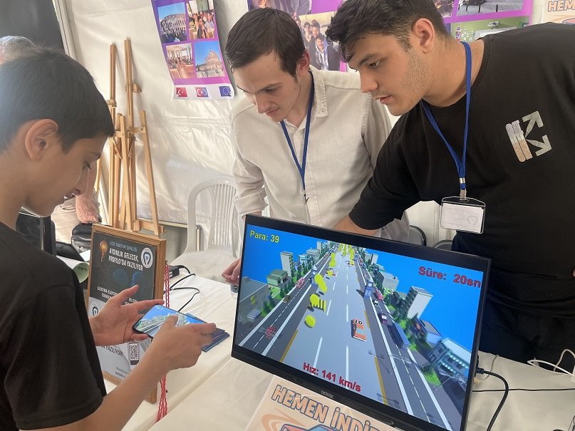 LGS öncesi şenlik! İstanbul'da liseler tanıtıldı