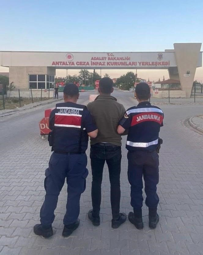 Firari cinayet şüphelisi Antalya’da yakalandı