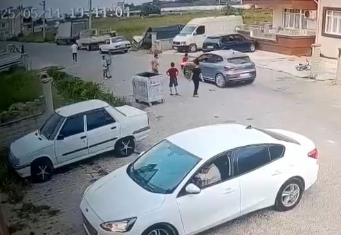 Minik Adnan’ın top aşkı sonu oldu