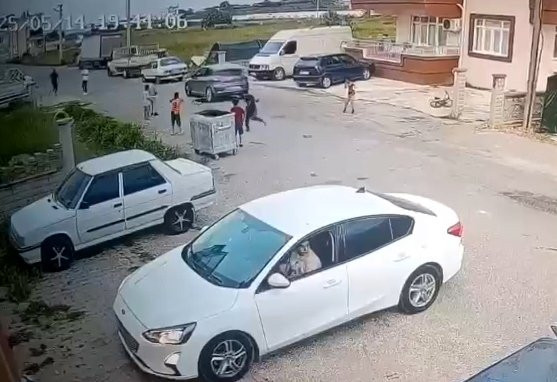 Minik Adnan’ın top aşkı sonu oldu