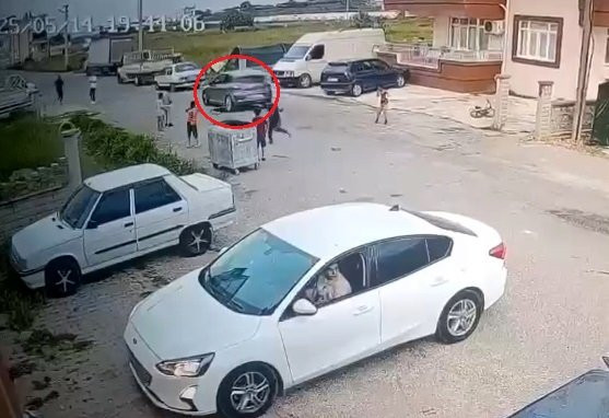 Minik Adnan’ın top aşkı sonu oldu