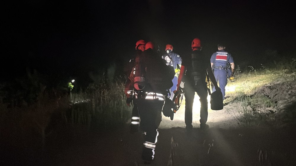 Kazdıkları kuyu mezarları oldu! Saatlerce mahsur kaldılar