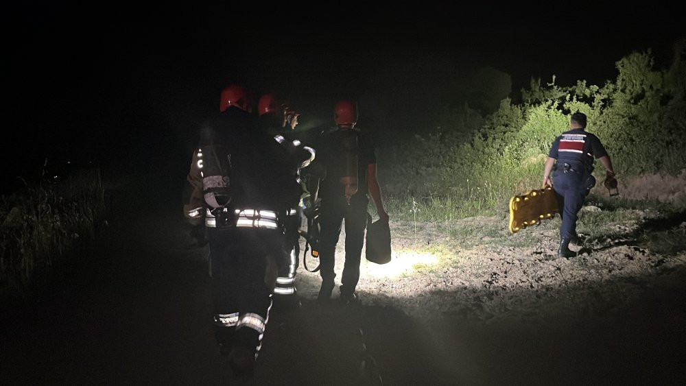 Kazdıkları kuyu mezarları oldu! Saatlerce mahsur kaldılar