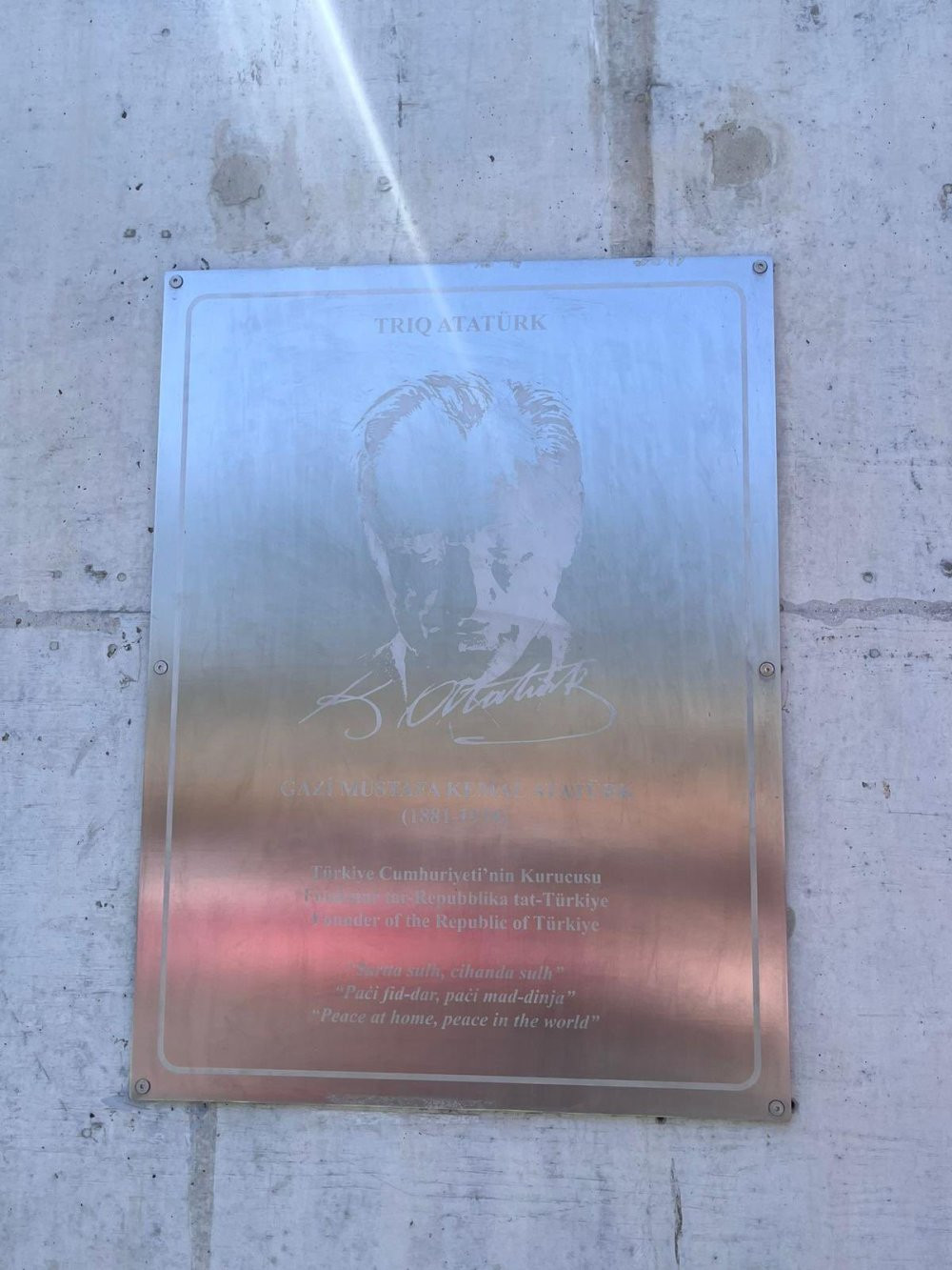 Avrupa'da işlek bir caddeye ‘Atatürk’ ismi verildi